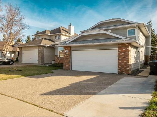 182 Heritage Close West, Lethbridge, AB - Outdoor With Facade