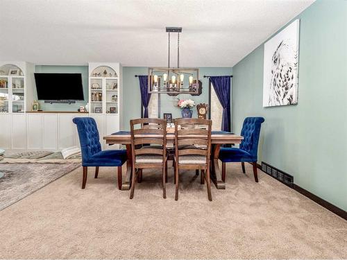 182 Heritage Close West, Lethbridge, AB - Indoor Photo Showing Dining Room