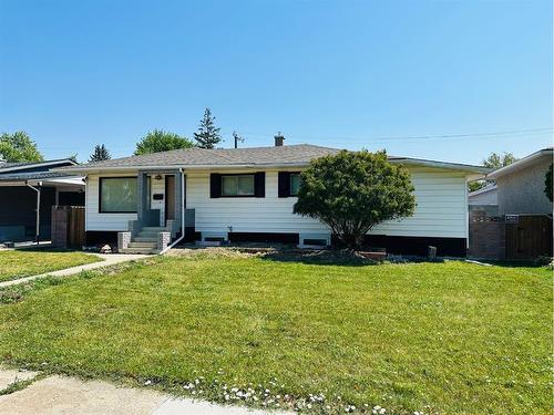 1131 29 Street South, Lethbridge, AB - Outdoor