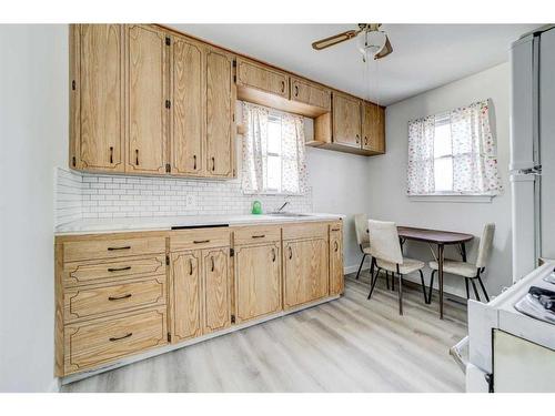 1619 2Nd Avenue North, Lethbridge, AB - Indoor Photo Showing Kitchen