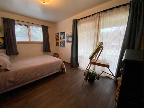 1221 84 Street, Coleman, AB - Indoor Photo Showing Bedroom