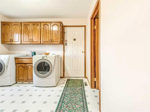 5810 46 Street, Taber, AB - Indoor Photo Showing Laundry Room