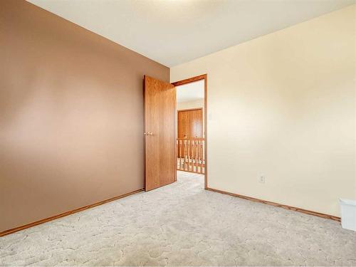 5810 46 Street, Taber, AB - Indoor Photo Showing Other Room