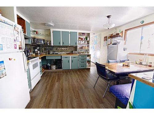 6213 48A Street, Taber, AB - Indoor