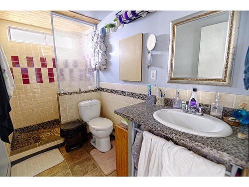 6213 48A Street, Taber, AB - Indoor Photo Showing Bathroom