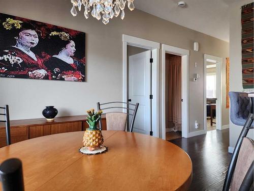 1-185 Silkstone Road West, Lethbridge, AB - Indoor Photo Showing Dining Room