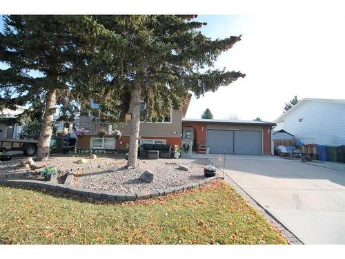 2107 10 Street, Coaldale, AB - Outdoor