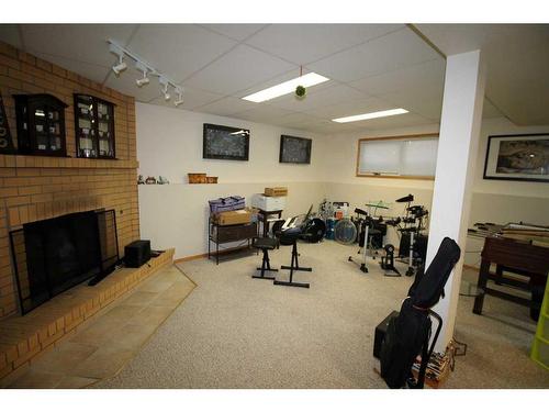 2107 10 Street, Coaldale, AB - Indoor Photo Showing Other Room