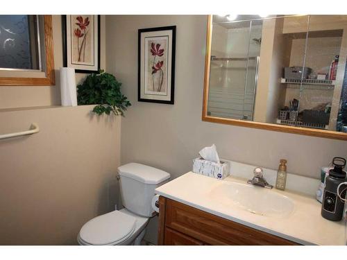 2107 10 Street, Coaldale, AB - Indoor Photo Showing Bathroom