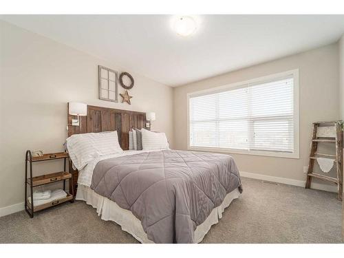 3-57 Aquitania Circle West, Lethbridge, AB - Indoor Photo Showing Bedroom