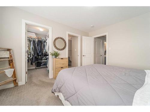 3-57 Aquitania Circle West, Lethbridge, AB - Indoor Photo Showing Bedroom