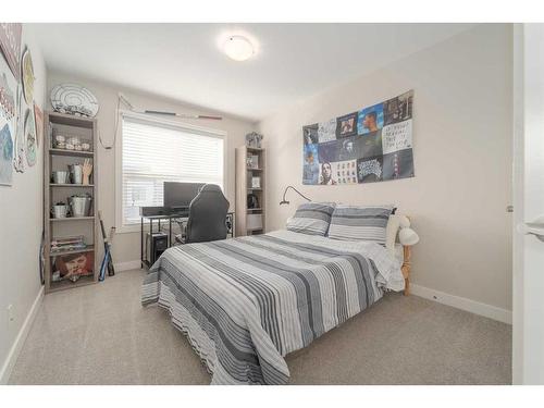 3-57 Aquitania Circle West, Lethbridge, AB - Indoor Photo Showing Bedroom