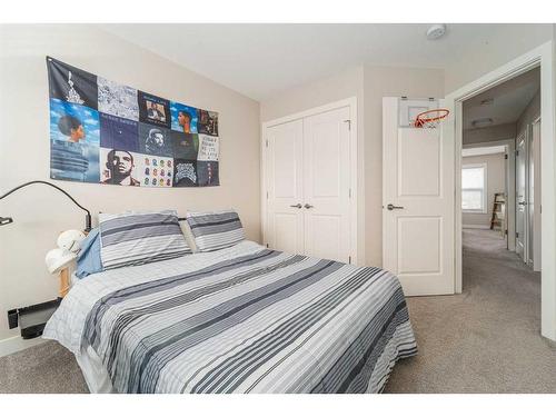 3-57 Aquitania Circle West, Lethbridge, AB - Indoor Photo Showing Bedroom