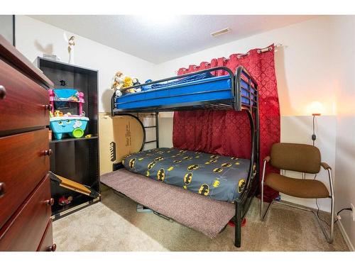 154 Jerry Potts Boulevard West, Lethbridge, AB - Indoor Photo Showing Bedroom