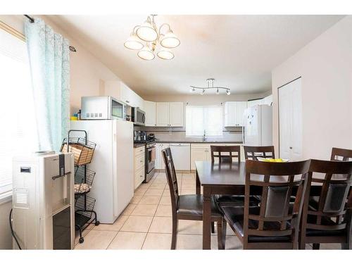 154 Jerry Potts Boulevard West, Lethbridge, AB - Indoor Photo Showing Dining Room