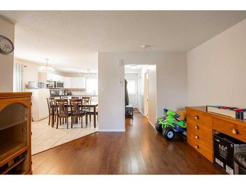 154 Jerry Potts Boulevard West, Lethbridge, AB - Indoor Photo Showing Dining Room