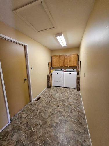 308 3 Avenue Ne, Milk River, AB - Indoor