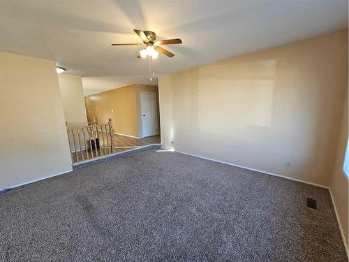 308 3 Avenue Ne, Milk River, AB - Indoor Photo Showing Other Room