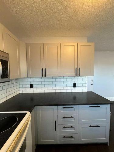 690 Florence Street, Pincher Creek, AB - Indoor Photo Showing Kitchen