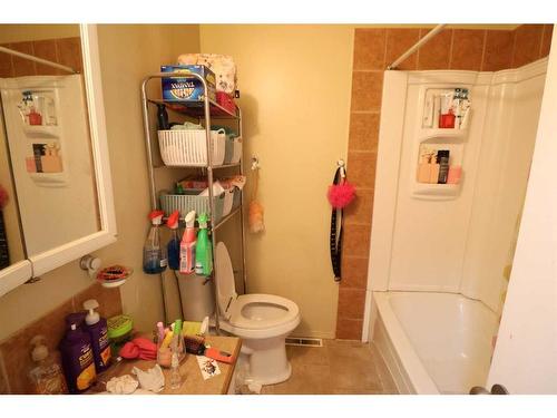 2313 22 Ave, Coaldale, AB - Indoor Photo Showing Bathroom