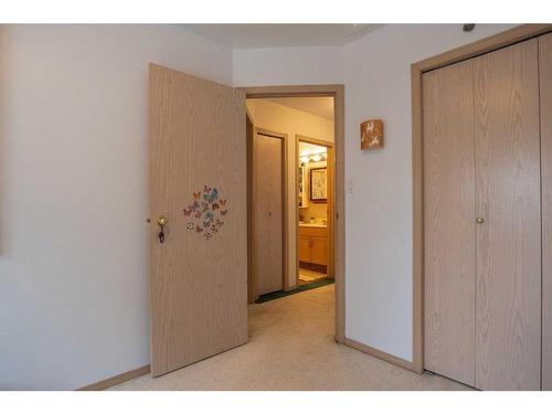 10 Athabasca Way West, Lethbridge, AB - Indoor