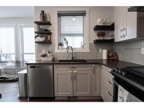 361 Rivergrove Chase West, Lethbridge, AB - Indoor Photo Showing Kitchen