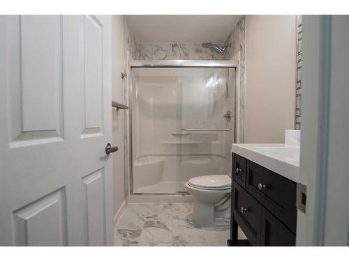 361 Rivergrove Chase West, Lethbridge, AB - Indoor Photo Showing Bathroom