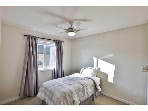 91 Riverford Close West, Lethbridge, AB - Indoor Photo Showing Bedroom