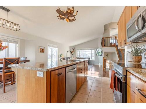 3203 22 Street, Coaldale, AB - Indoor Photo Showing Kitchen