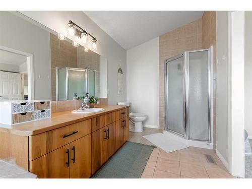 3203 22 Street, Coaldale, AB - Indoor Photo Showing Bathroom