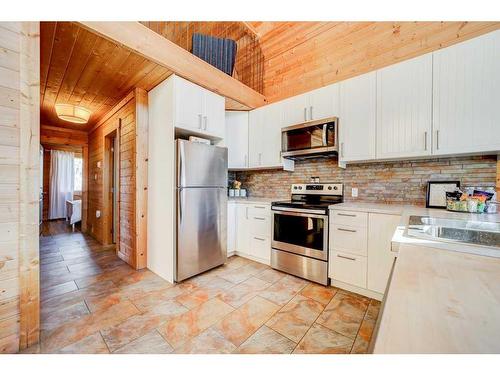 305 1St Avenue, Beaver Mines, AB - Indoor Photo Showing Kitchen