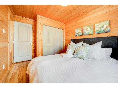 305 1St Avenue, Beaver Mines, AB - Indoor Photo Showing Bedroom