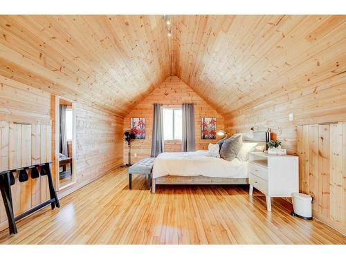 305 1St Avenue, Beaver Mines, AB - Indoor Photo Showing Bedroom