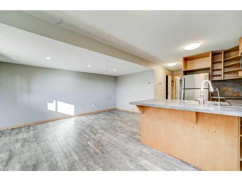 305 1St Avenue, Beaver Mines, AB - Indoor Photo Showing Kitchen