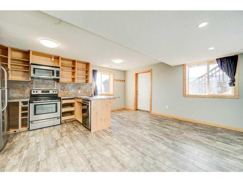 305 1St Avenue, Beaver Mines, AB - Indoor Photo Showing Kitchen