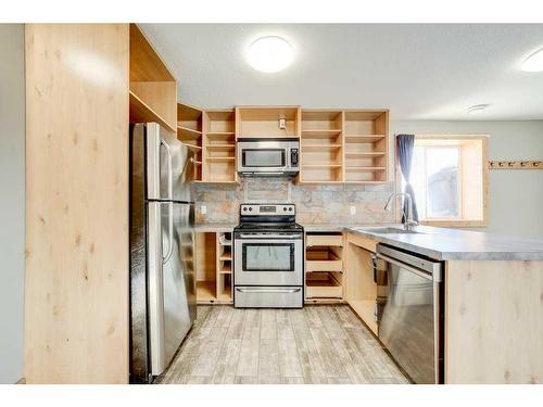 305 1St Avenue, Beaver Mines, AB - Indoor Photo Showing Kitchen