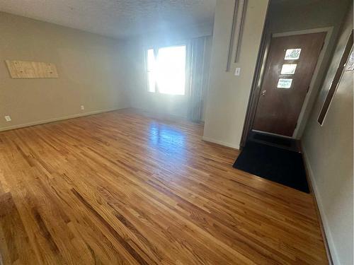 1822 13 Avenue South, Lethbridge, AB - Indoor Photo Showing Other Room