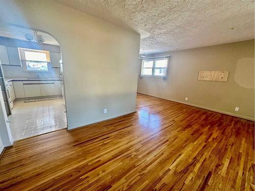 1822 13 Avenue South, Lethbridge, AB - Indoor Photo Showing Other Room