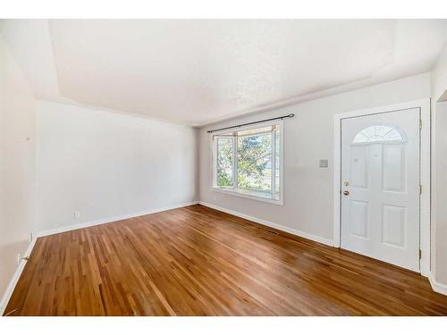 1014 19 Street North, Lethbridge, AB - Indoor Photo Showing Other Room