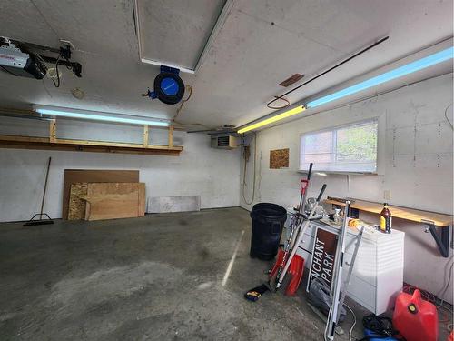 1014 19 Street North, Lethbridge, AB - Indoor Photo Showing Garage