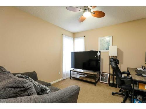 203 Grand River Boulevard West, Lethbridge, AB - Indoor