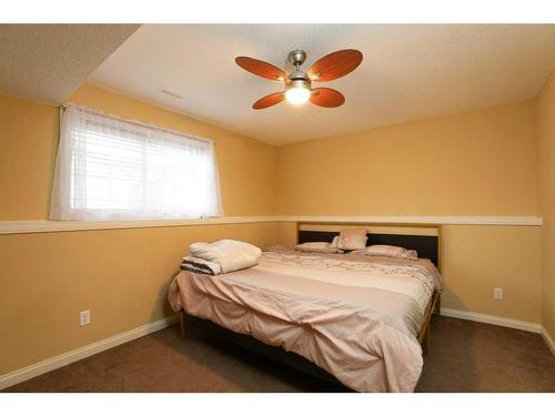 203 Grand River Boulevard West, Lethbridge, AB - Indoor Photo Showing Bedroom