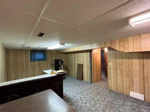 615 6 Street North, Vauxhall, AB - Indoor Photo Showing Basement