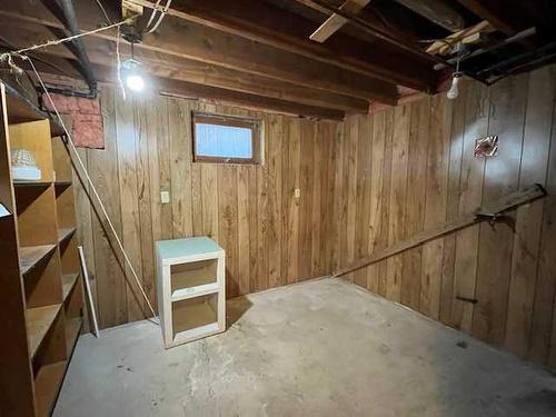 615 6 Street North, Vauxhall, AB - Indoor Photo Showing Basement