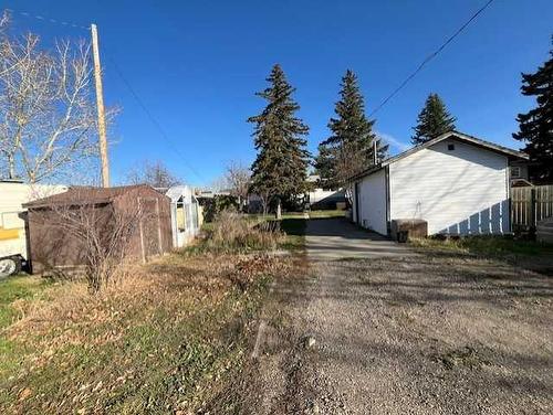 615 6 Street North, Vauxhall, AB - Outdoor