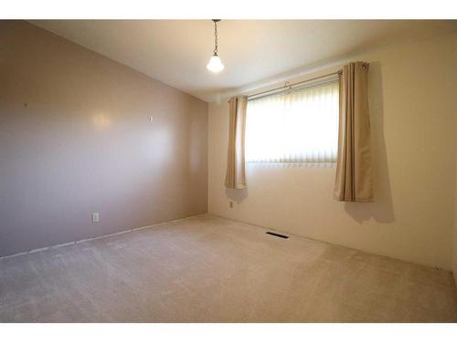 2718 7 Avenue North, Lethbridge, AB - Indoor Photo Showing Other Room