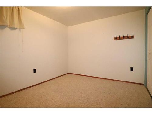 2718 7 Avenue North, Lethbridge, AB - Indoor Photo Showing Other Room