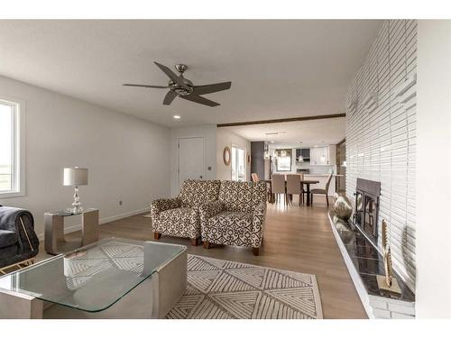 31033 Range Road 262, Cardston, AB - Indoor Photo Showing Living Room