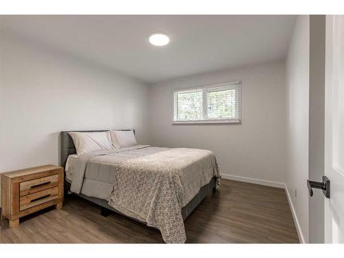 31033 Range Road 262, Cardston, AB - Indoor Photo Showing Bedroom