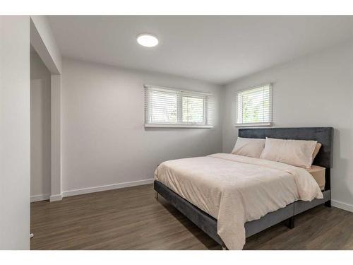 31033 Range Road 262, Cardston, AB - Indoor Photo Showing Bedroom